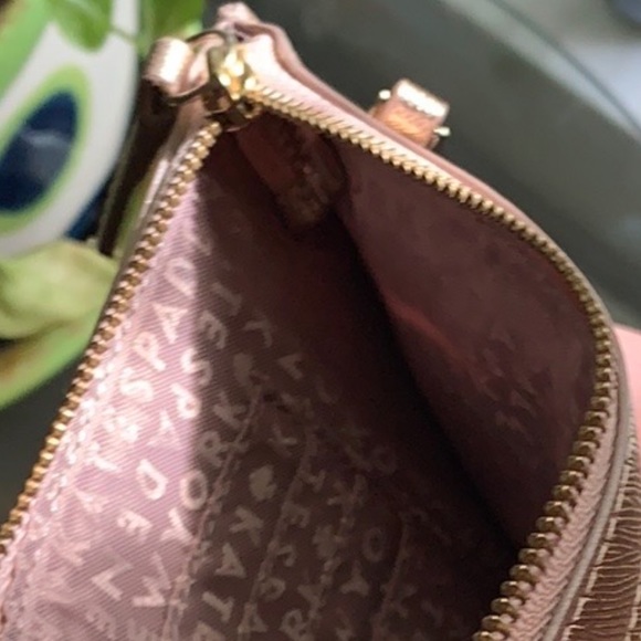 Kate Spade ♠️ phone wallet rose gold never used - Picture 5 of 5